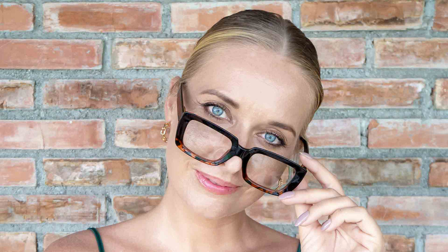 Photochromic Reading Glasses Women | eyekeeper.com